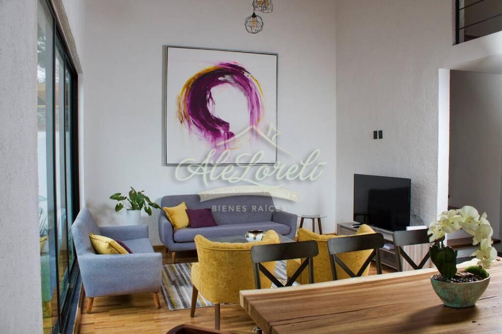 Amazing House In The Center With Pool And Parking Сasa de vacaciones